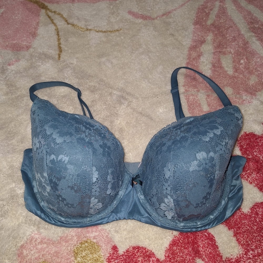 Victoria's Secret Blue Lace Underwire Bra